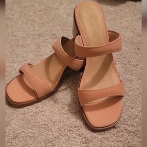 Madewell 	The Saige Double-Strap Sandal in Nubuck Leather